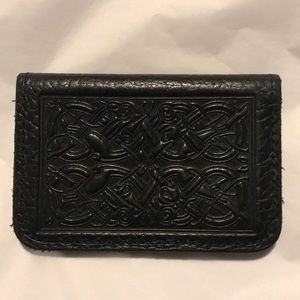 Celtic Hounds knot design black leather card case